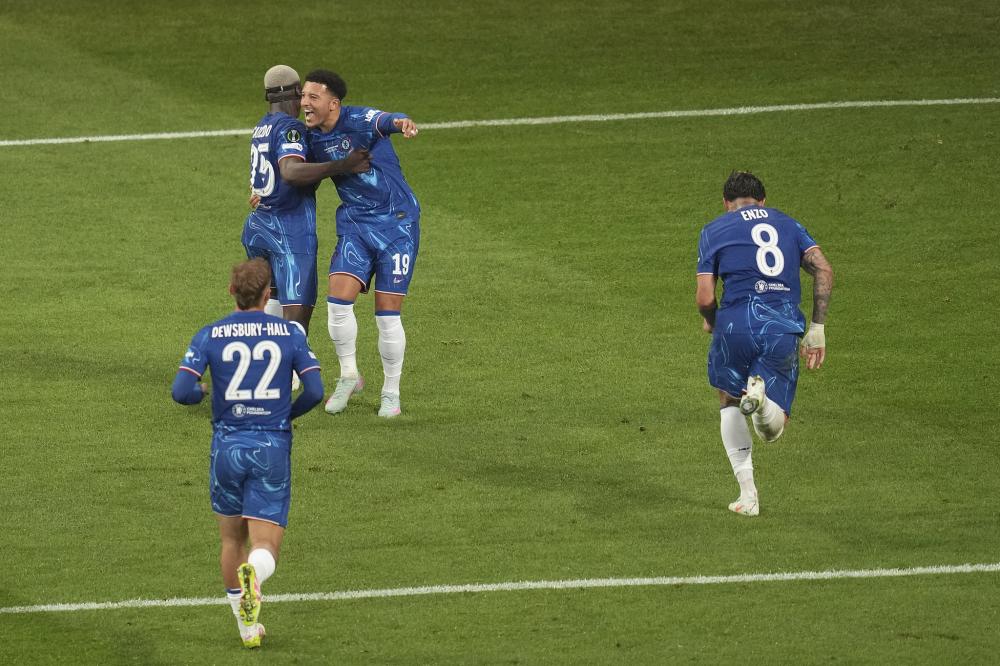 记者：由于格雷茨卡的未来不明朗，拜仁将巴莱巴加入引援清单